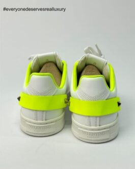 Banknet Sneakers with Neon Rockstud Tab Size 36